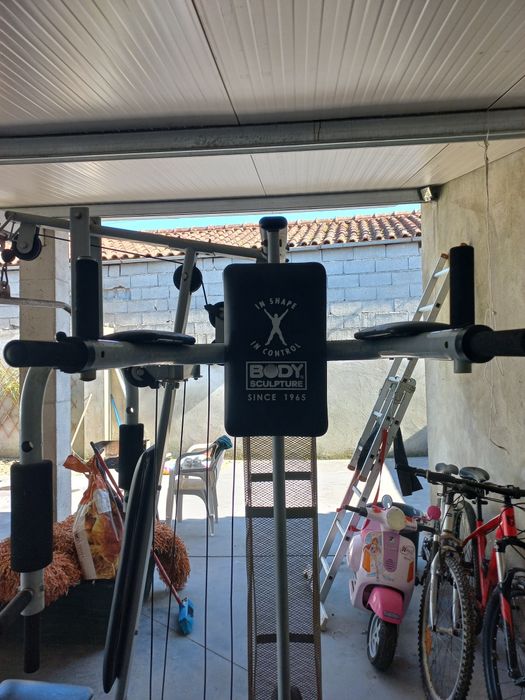 Maquina de musculação multifunções