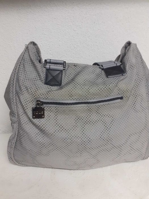 Mala senhora da Tous