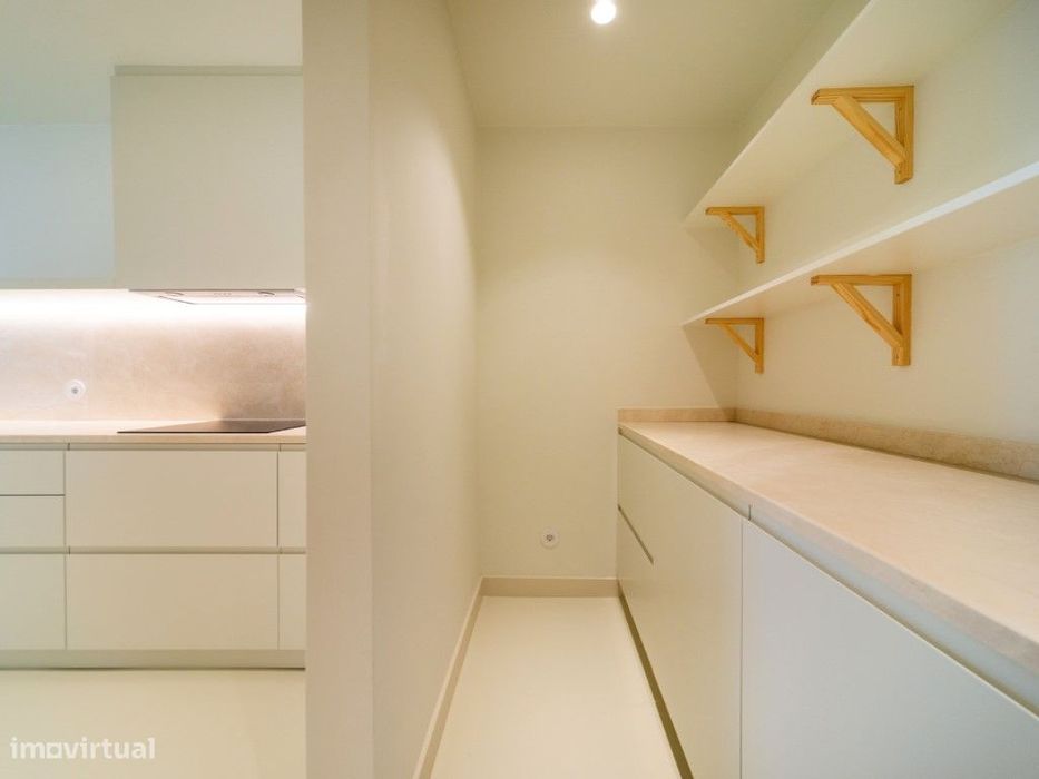 Apartamento T4 na Rua do Telhal