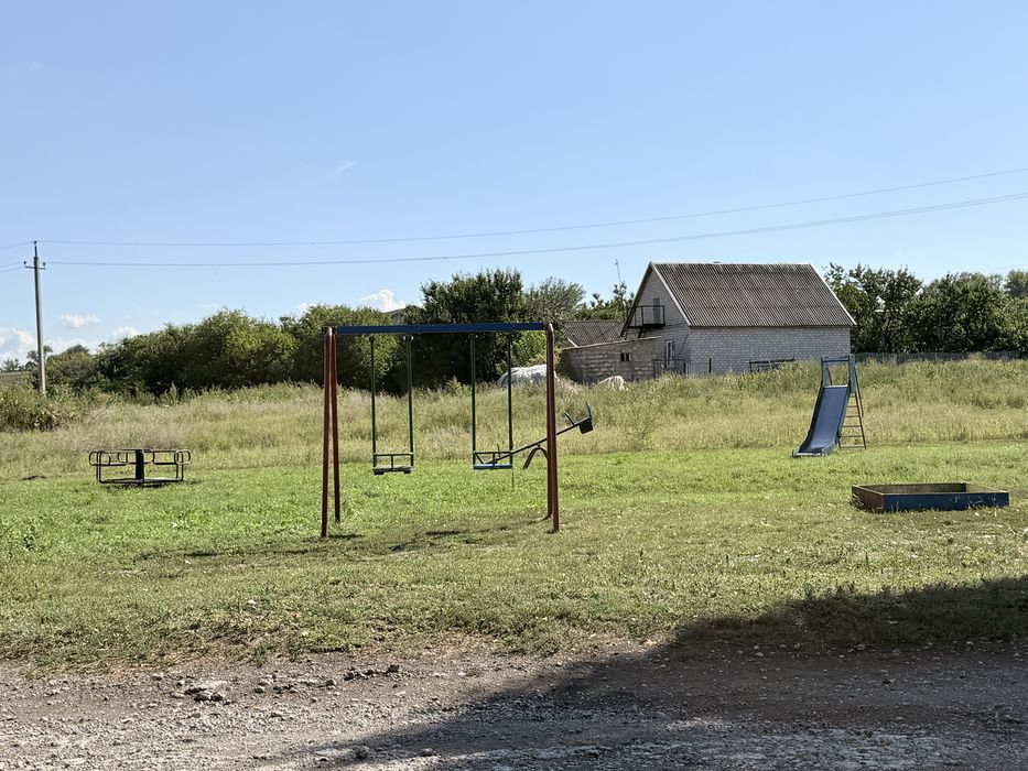 Продаж будинку біля річки, з газом, +50 соток приватизованої землі