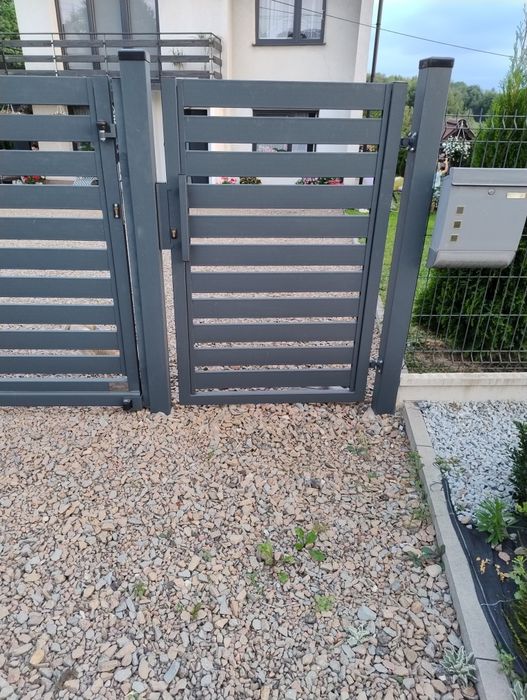 brama przesuwna solidna