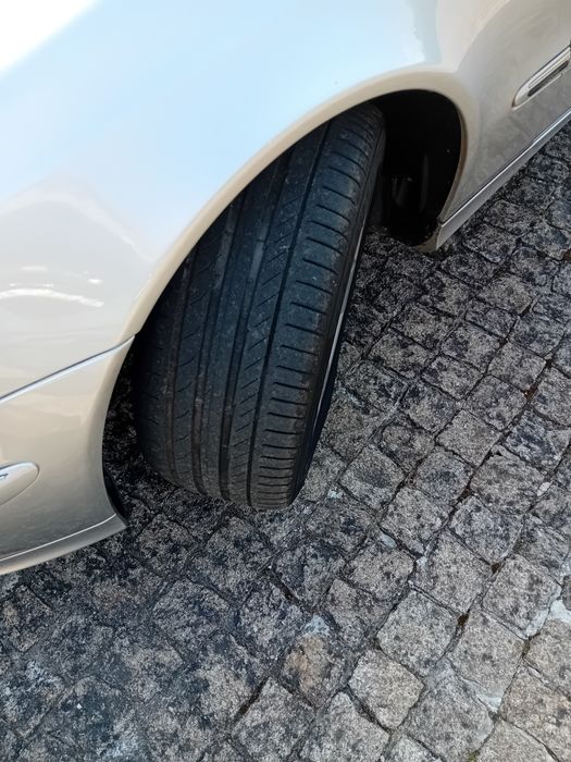 Mercedes e 220 2004