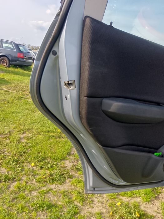 Drzwi tylne lewe Mercedes Benz kod lakieru 391 W169 A150