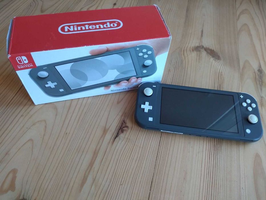 Продам Nintendo switch lite