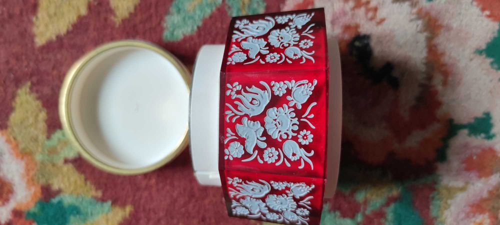 Сувенир. Музыкальная шкатулка. Песенка крокодила Гены. ЮМЗ. Коллекция.