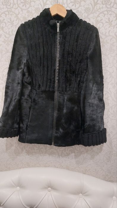 Полушубок женский чёрный в отличном состоянии