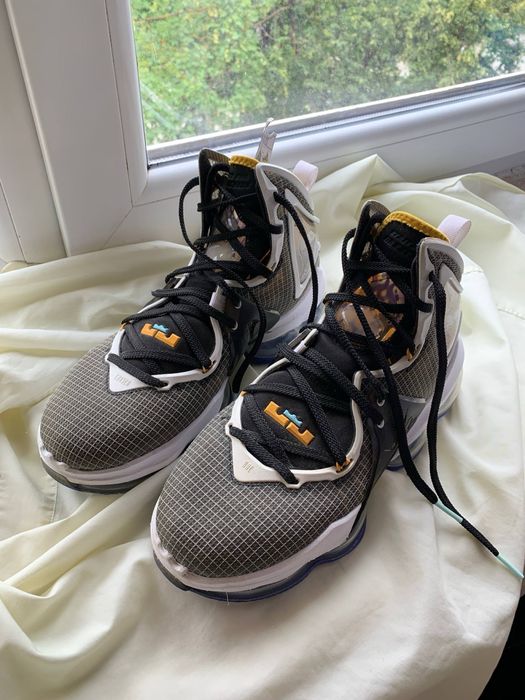 Баскетбольні кросівки Nike LeBron 19 (Оригінал) – Стан ідеальний!