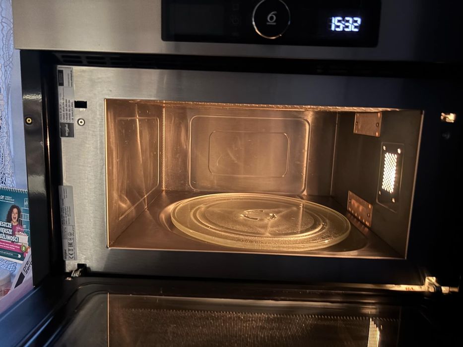 Mikrofala do zabudowy Whirlpool