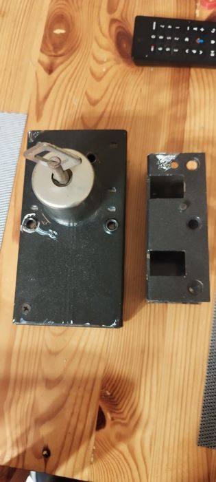 Zamek Gerda alarmowy