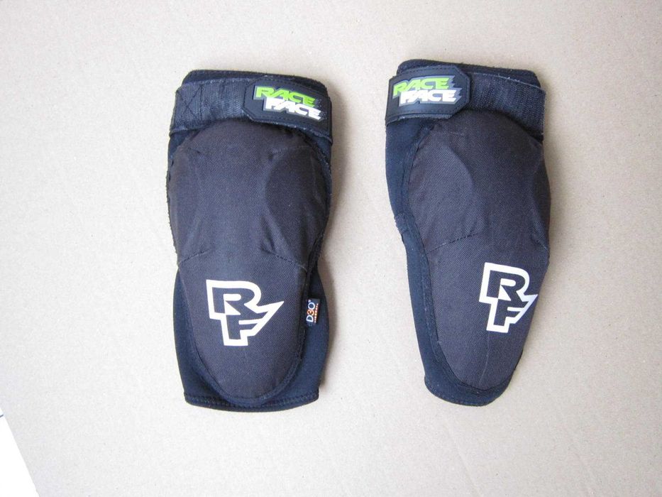 Cotoveleiras Race Face Ambush ,D30 ,Médio