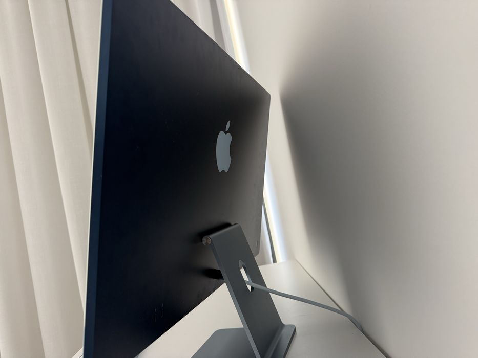 Apple iMac 24” M3 2023 | 8GB RAM | 256GB SSD | Magic Keyboard + Magic Mouse