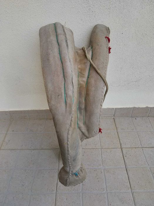 Burnil. Arreio para traçao animal. Decoraçao