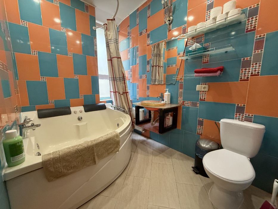 Дерибасовская / Ришельевская  12 Подобово Оперный Театр Центр