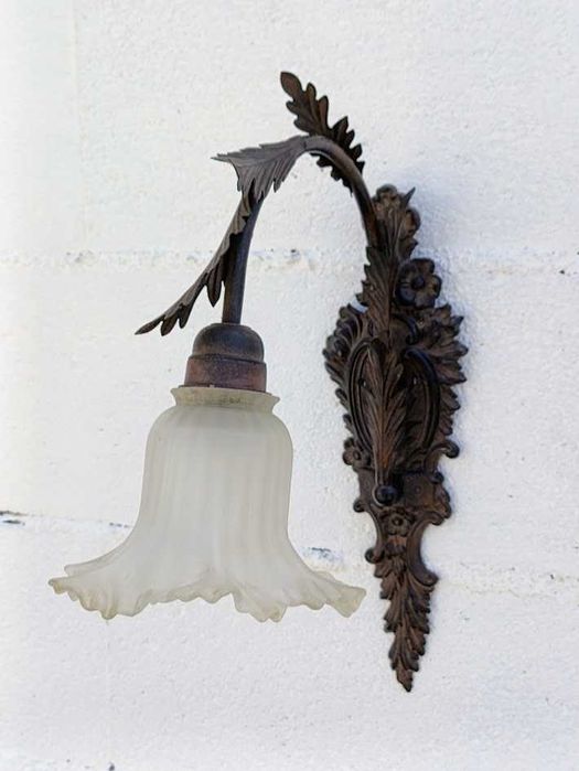 Candeeiro parede metal e tulipa vidro 1 lume