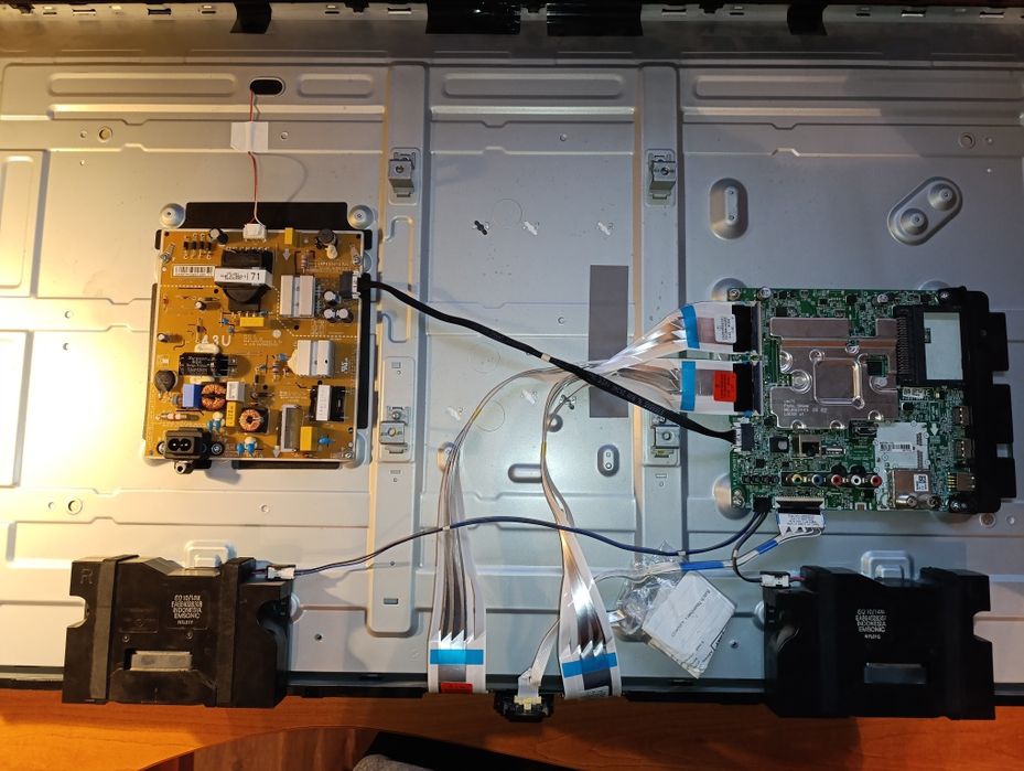 LG 43UM7100 на розбор