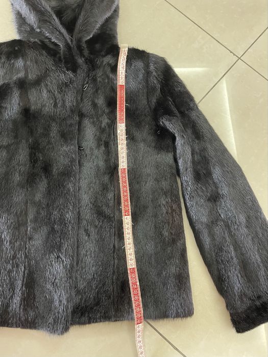 Норкова шубка з капюшоном