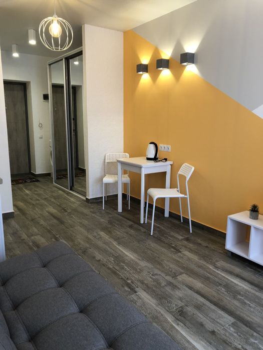 Сдам свою квартиру студию с авторским ремонтом. М. Академика Павлова.