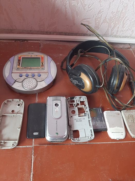 Продам наушники-телефони-батареи ,вообщем все что на фото