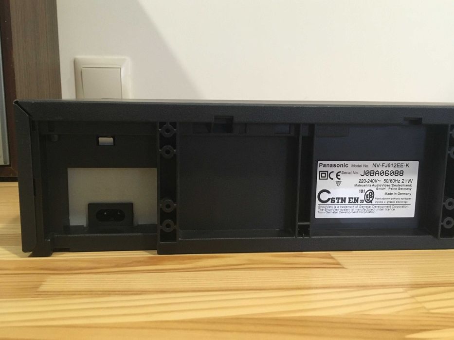 Panasonic NV-FJ612 ( HI-Fi stereo відеомагнітофон )