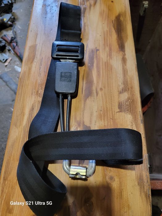 VAG система безпеки ременів задня audi a4 a3 1.6i 
Wolksvagen passat b