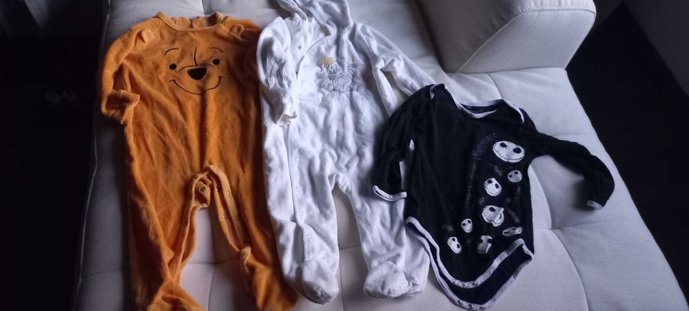 человечки бодик  disney на 6-9 мес , 24 мес