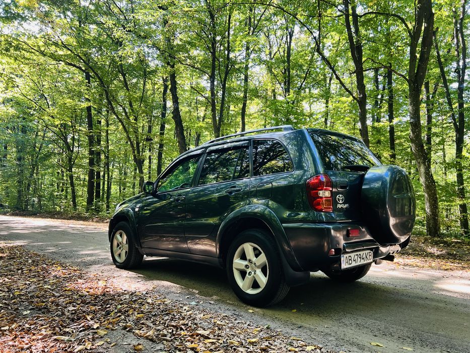 Продам Toyota RAV4