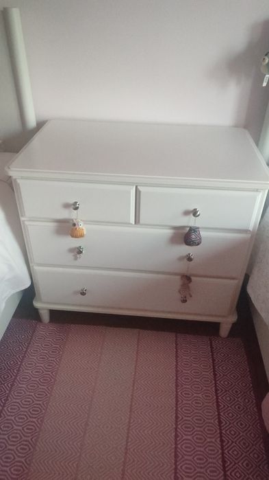 Cómoda IKEA tyssedal