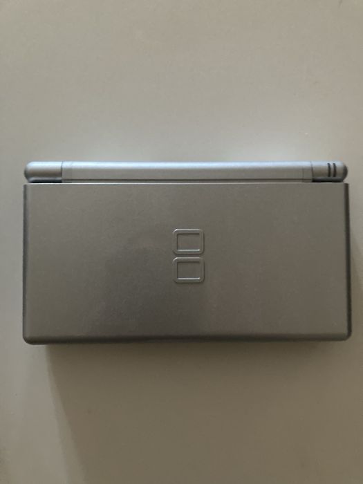 Nintendo DS cinza