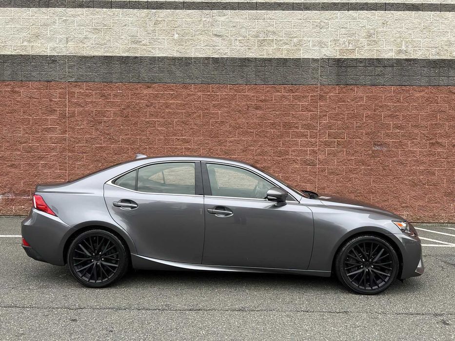 Lexus IS 300      2016