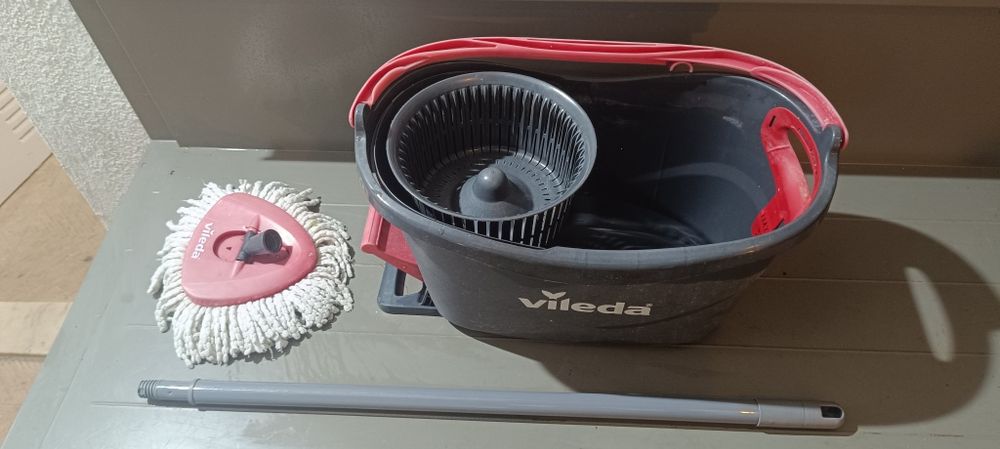 Conjunto de balde rotativo  e esfregona Vileda Turbo,
