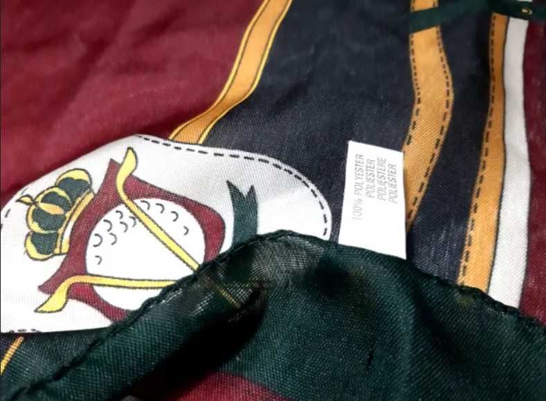 Lenço de 75cm fabricado em Itália
