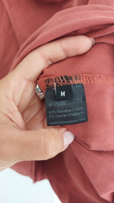 Sukienka By Insomnia rozmiar M cegalana pomarańczowa odkryte plecy