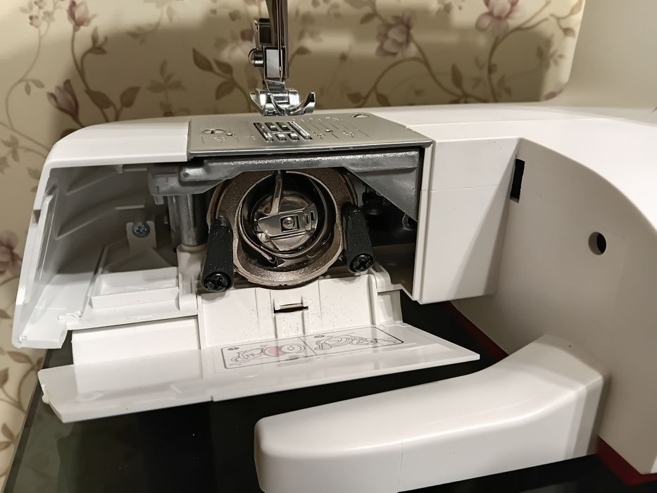 Швейна машина Necchi