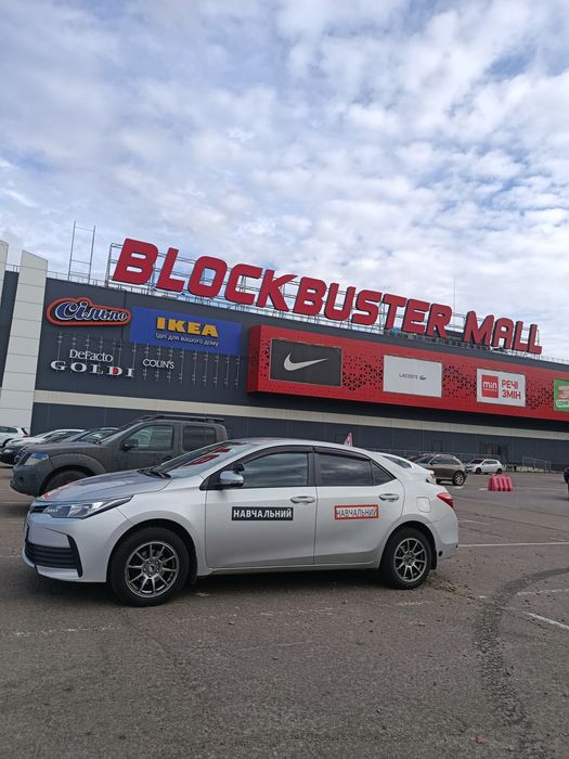 Автоінструктор TOYOTA COROLLA Механіка. Правий берег.