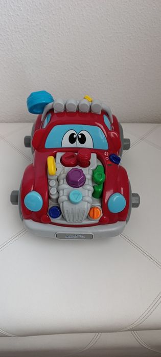 Carro falante bilíngue da Chicco