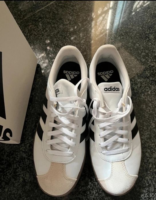 Ténis Adidas  n.40 (novo )