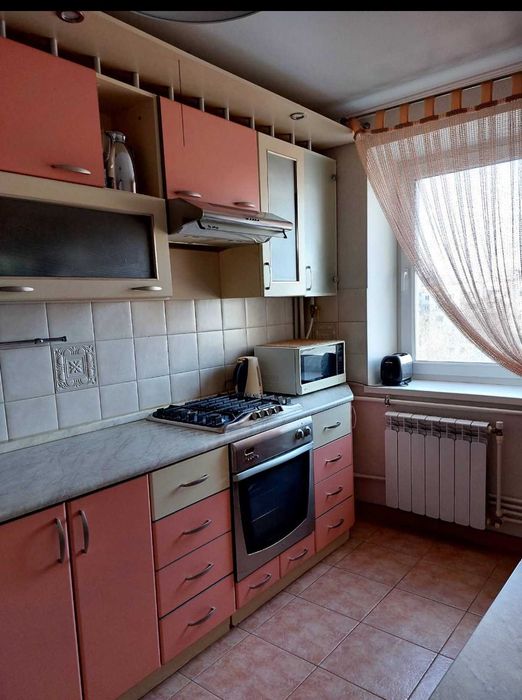 Продається трикімнатна квартира Центр. Сертифікат