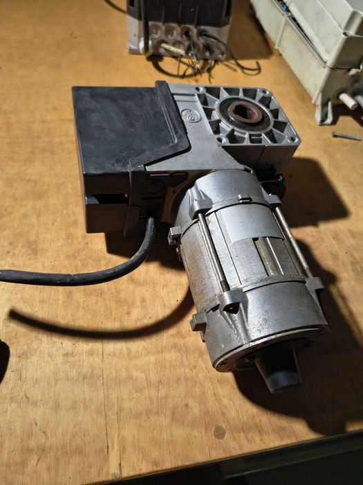 Silnik nasadowy do bramy GFA Elektromaten Se 9.24-25 40 ER