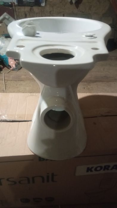 Продам унітаз+кришка нове але без зливного бачка