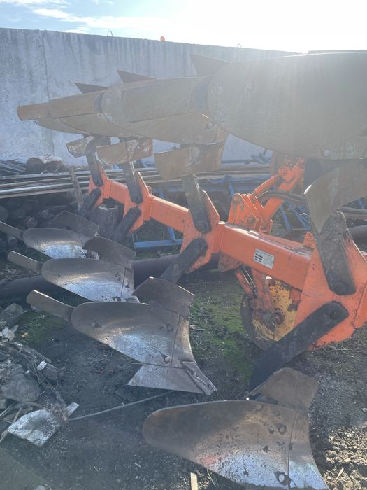 Продається плуг полигон 3+1