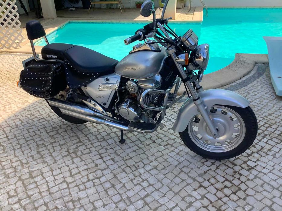 Keeway Superlight 125 – 125cc – Prateada
