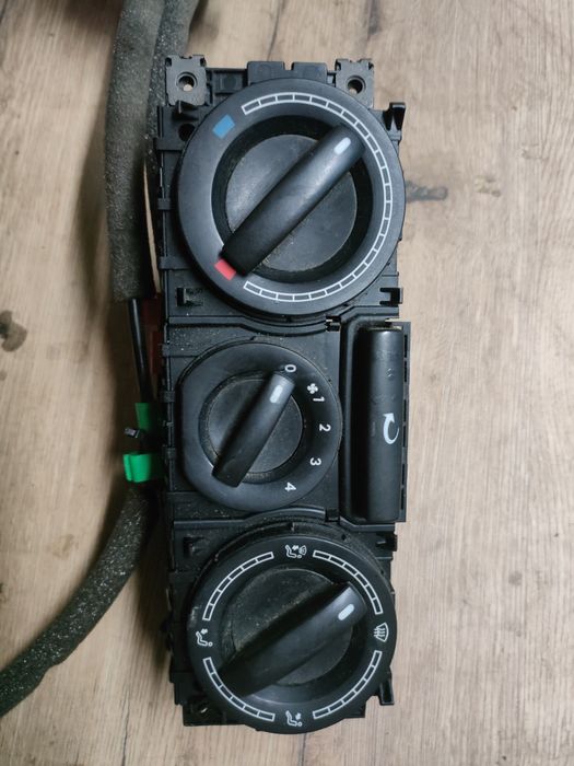 Volkswagen Transporter T5 panel nawiewu sterowanie uszkodzony