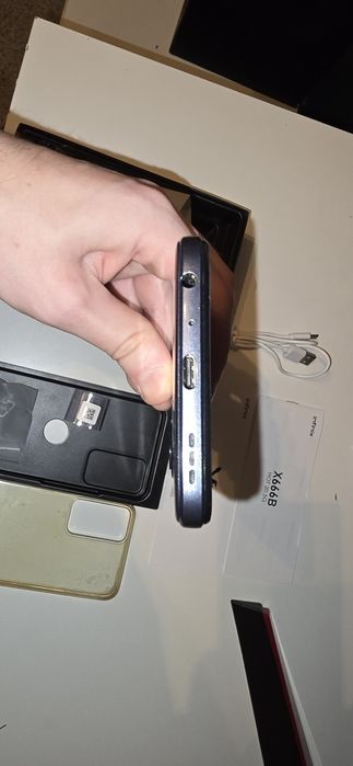 Smartfon Infinix Hot20 5G