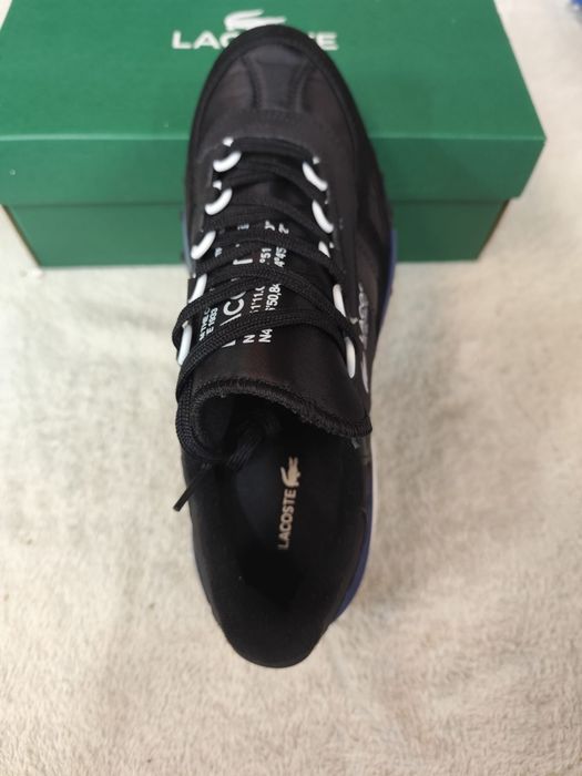 Sapatilhas lacoste disponíveis no tamanho 40 e 46
