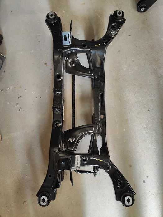 Kia niro 2  скло лівої передньої дверки