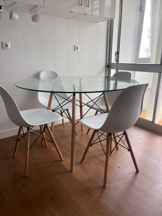 Mesa Vidro + 3 cadeiras