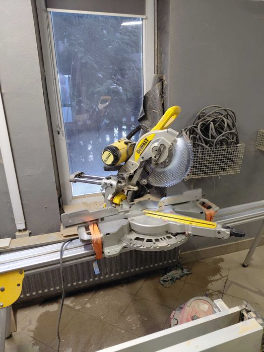 Ukosnica  dewalt dw 727