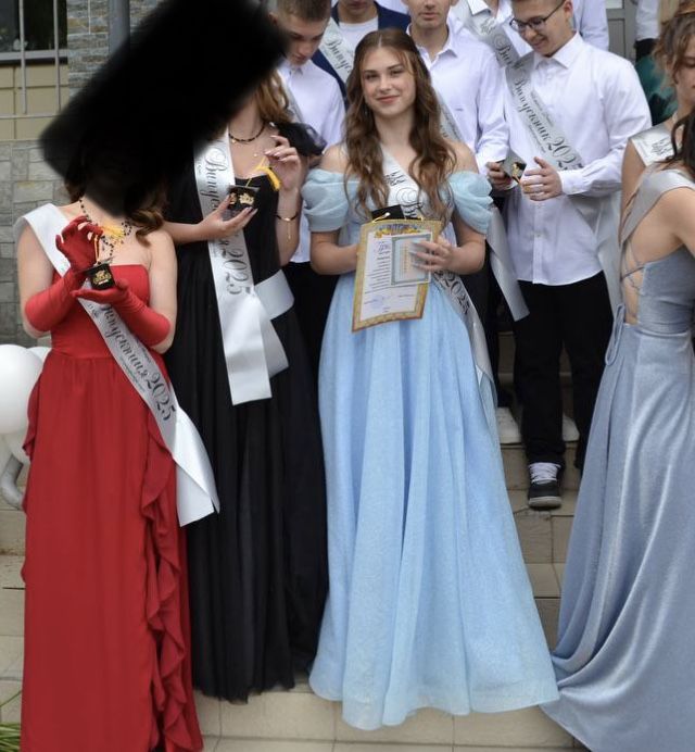 Випускна сукня, блакитна з блискітками зріст 165 + каблук 10см