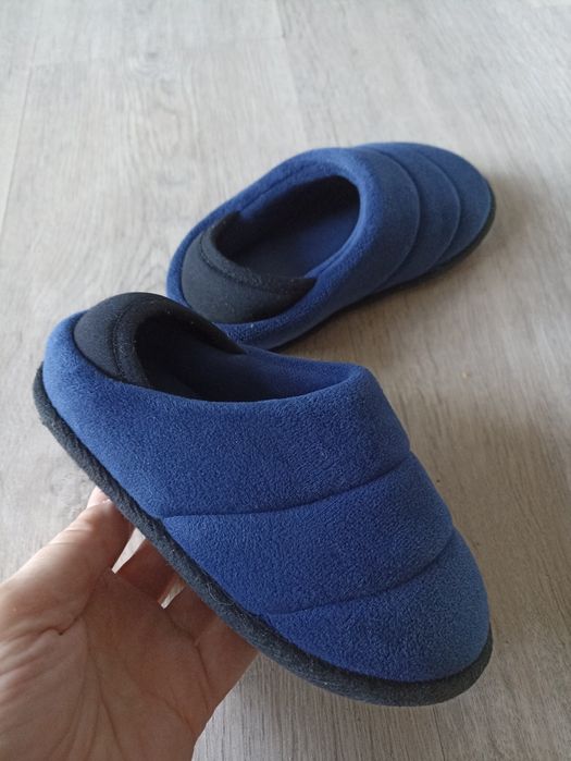 Теплі і зручні тапочки для сада, дома,р.27, уст.17см,б/в чуд стан