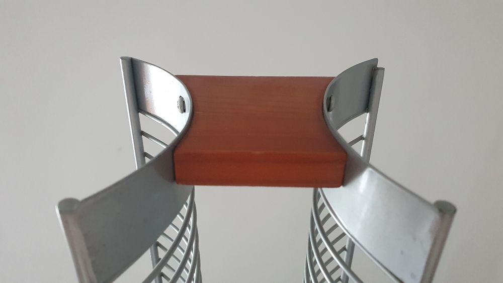 Estante / Coluna para 60 CDs